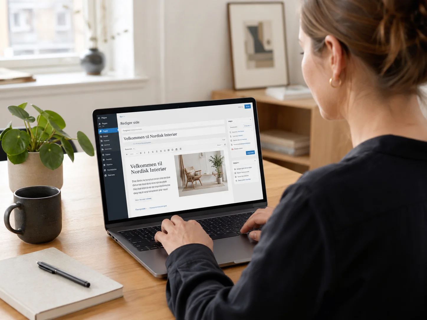 Virksomhedsejer redigerer selv tekst på WordPress hjemmeside